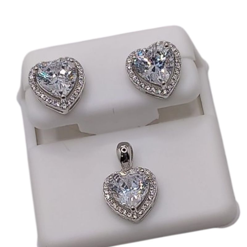 JUEGO DE ARETE BROCHE MARIPOSA Y DIJE CORAZON CZ BLANCA, PLATA .925