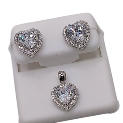 JUEGO DE ARETE BROCHE MARIPOSA Y DIJE CORAZON CZ BLANCA, PLATA .925