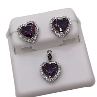 JUEGO DE ARETE BROCHE MARIPOSA Y DIJE CORAZON CZ MORADA, PLATA .925