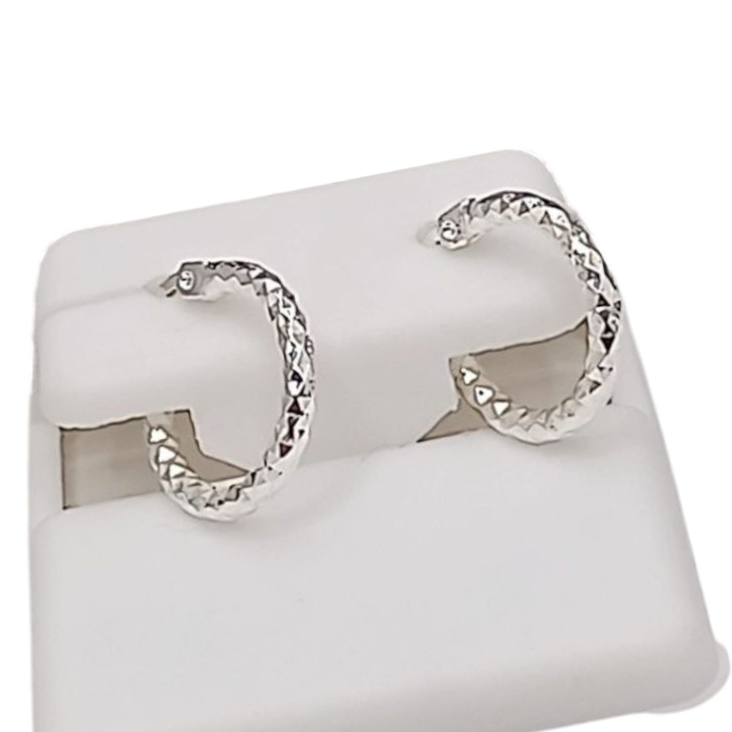 ARRACADA DIAMANTADA 1.5 CM, PLATA .925