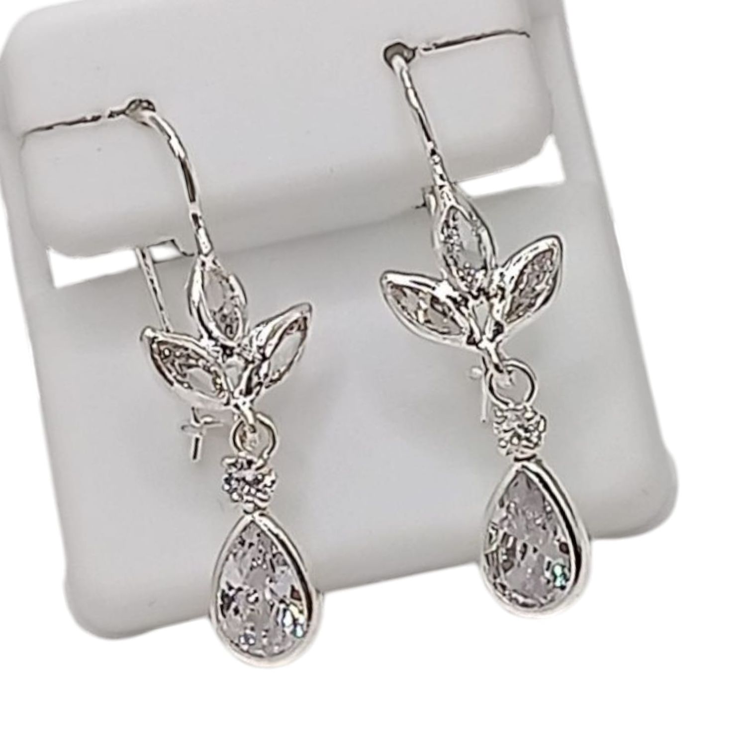 ARETE DE GOTA CON FLOR 3.5 CM PLATA .925