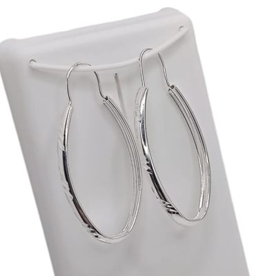 ARRACADA DIAMANTADA OVALADA 4 CM PLATA .925