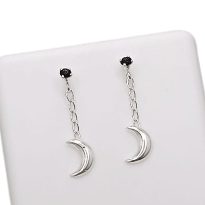 Broquel colgante con luna. PLATA .925