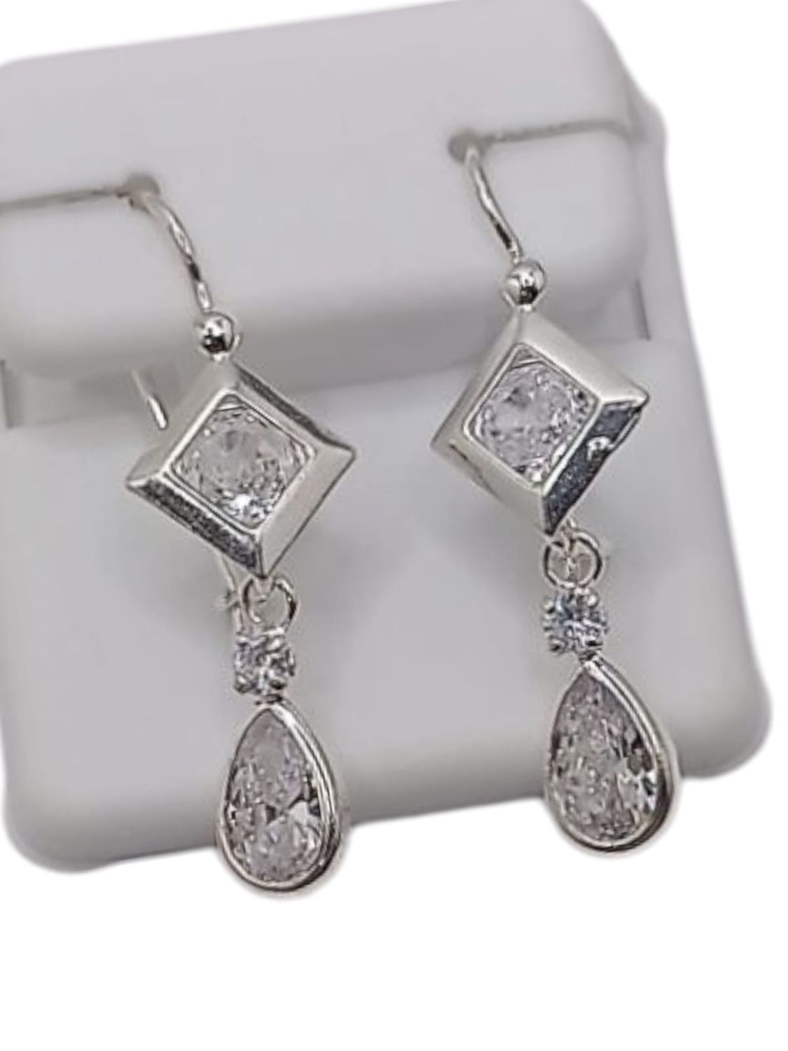 ARETE ROMBO CON GOTA, CZ BCA  3.5 CM PLATA .925