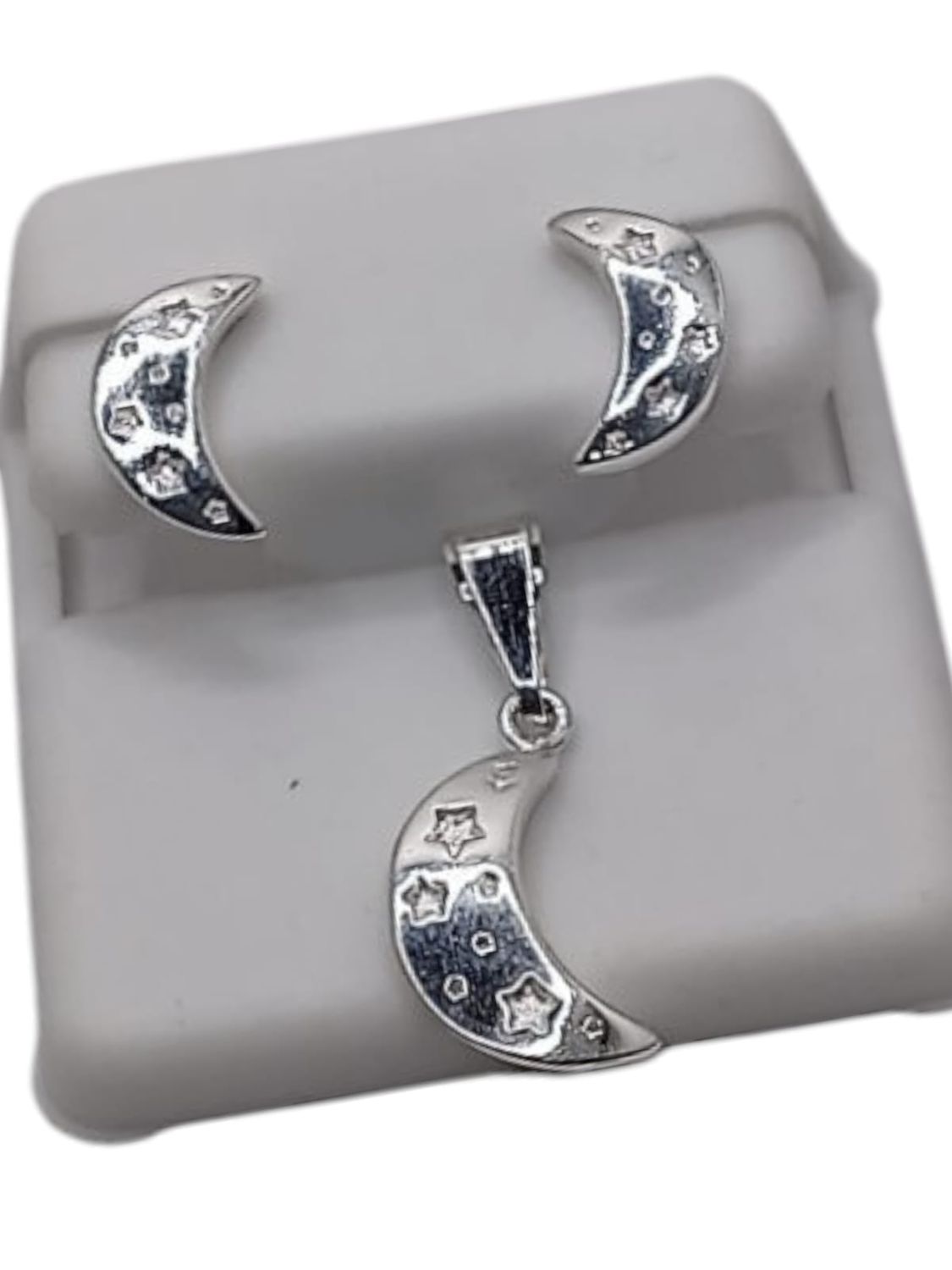 JUEGO DE ARETE Y DIJE LUNA CON ESTRELLAS, PLATA .925