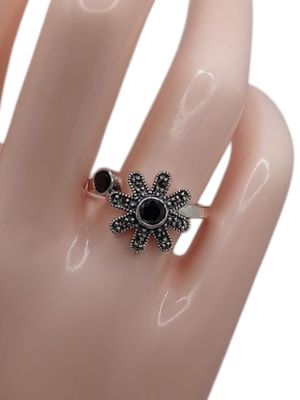ANILLO MARQUESITA FLOR CZ NEGRA, AJUSTABLE PLATA .925