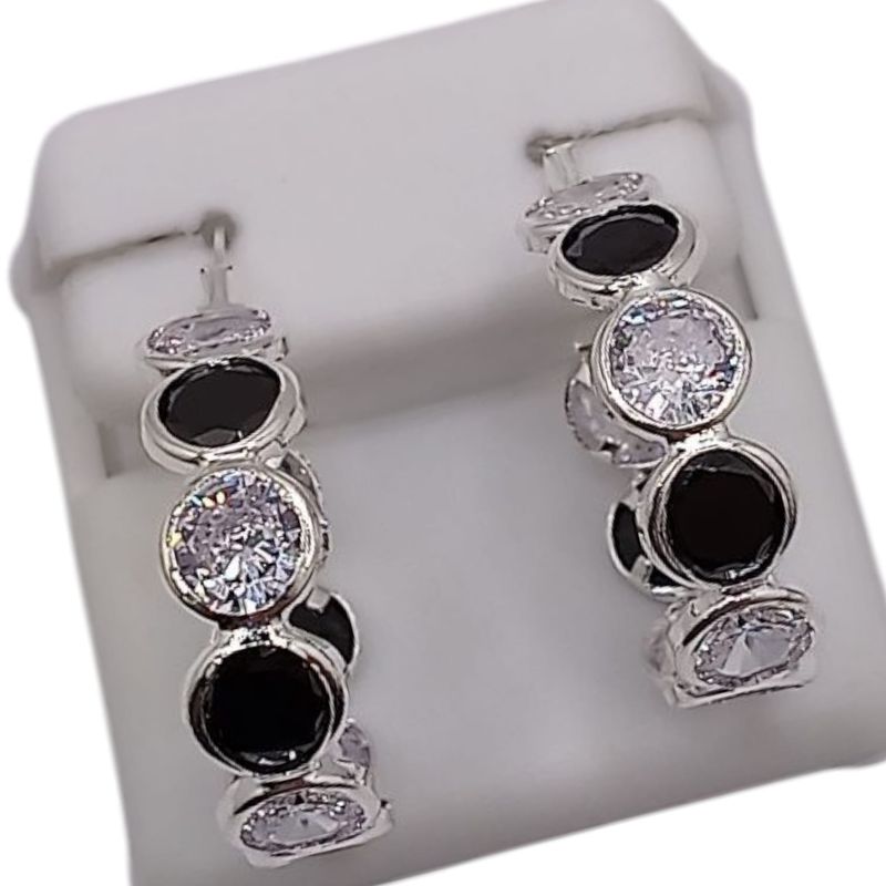 ARRACADA SEMAFORO 2.5 CM CZ BLANCA Y NEGRA, PLATA .925