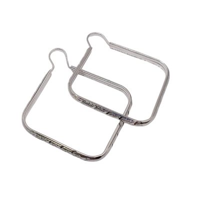 ARRACADA DIAMANTADA ROMBO 6 CM,  4 MM ANCHO PLATA .9256