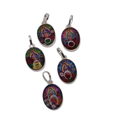 MEDALLA VIRGEN DE GPE COLORES VARIOS, 2 CM LARGO TOTAL, PLATA .925