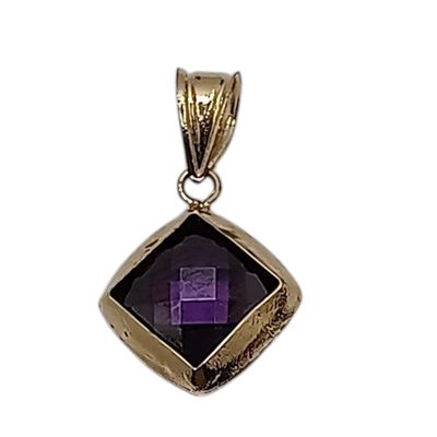 DIJE ROMBO CZ FACETADA  LILA 1.8 CM LARGO TOTAL, ORO 14K