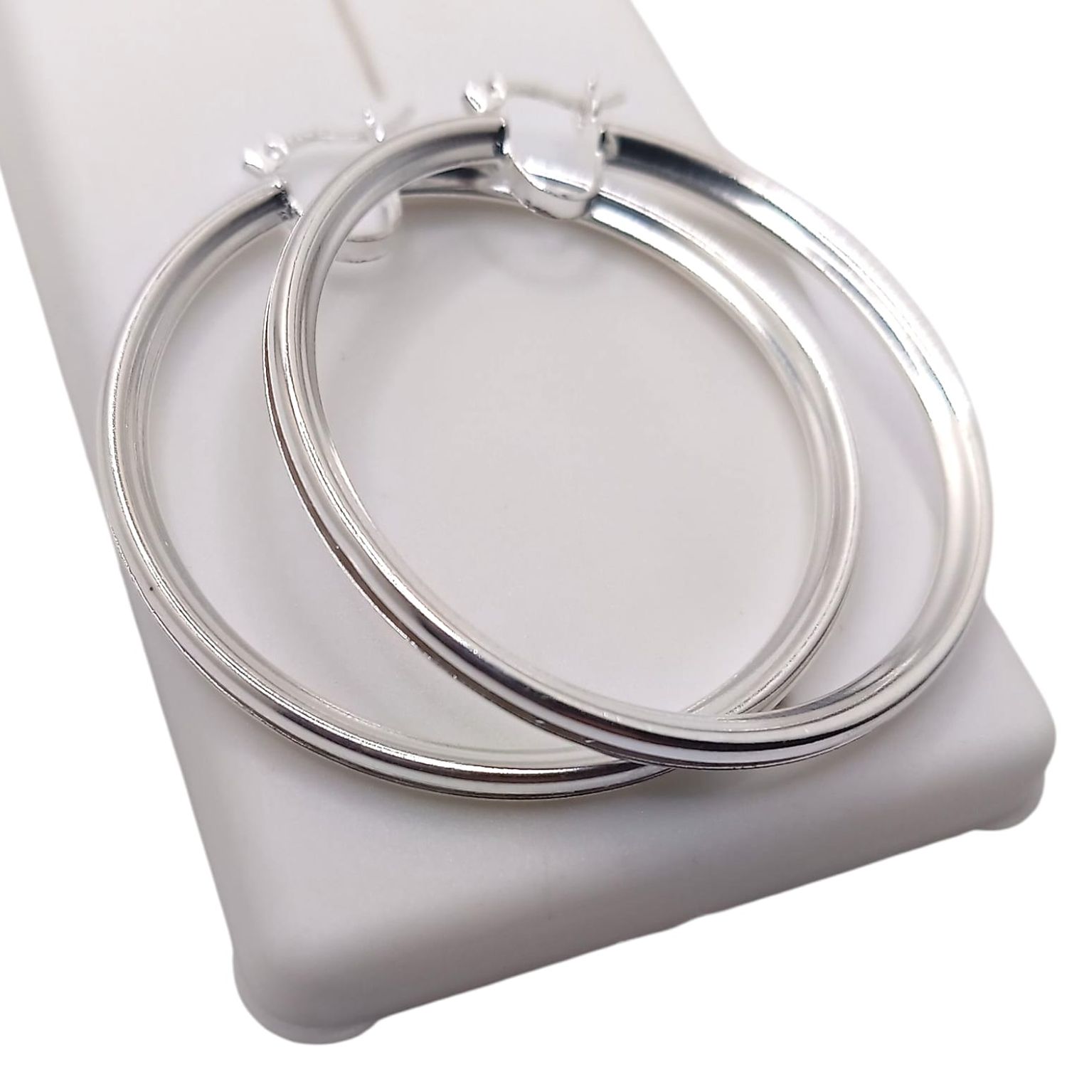 ARRACADA CANAL 5 CM CON CZ BAGUET PLATA .925l con cz. baguette. medida 5cm PLATA .925