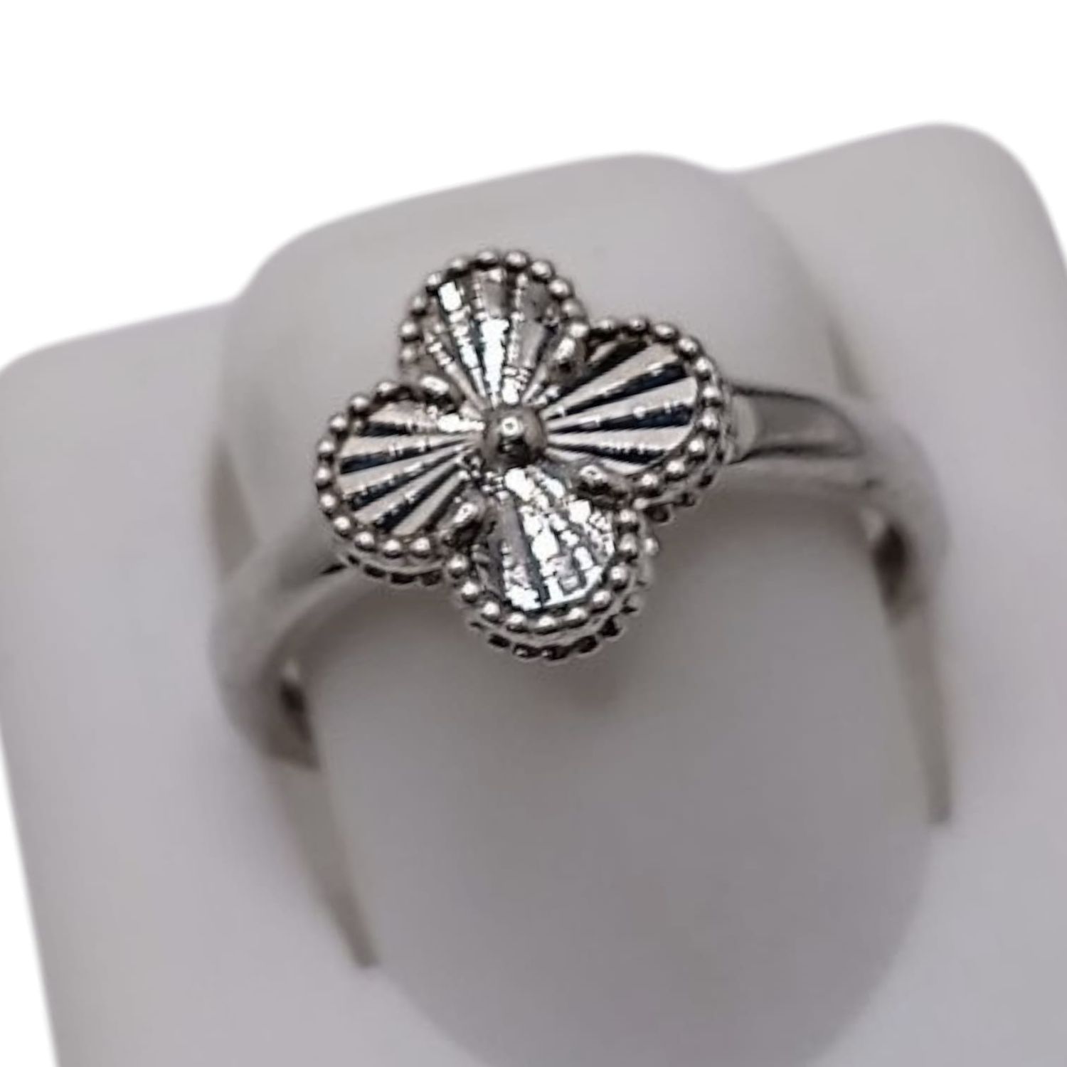 ANILLO FANCY TREBOL # 8.5 PLATA .925