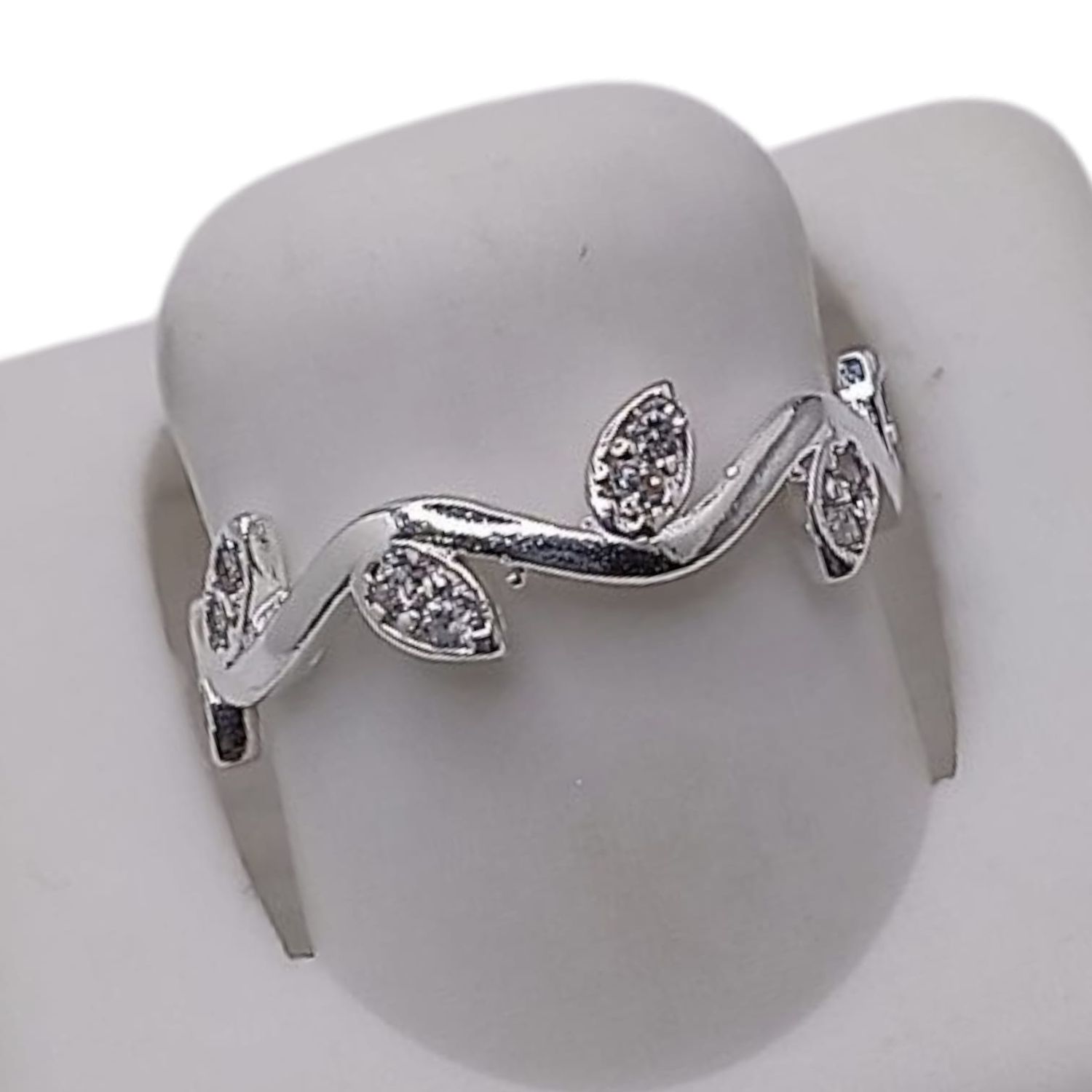 ANILLO HOJITAS CON CZ  #6 PLATA .925
