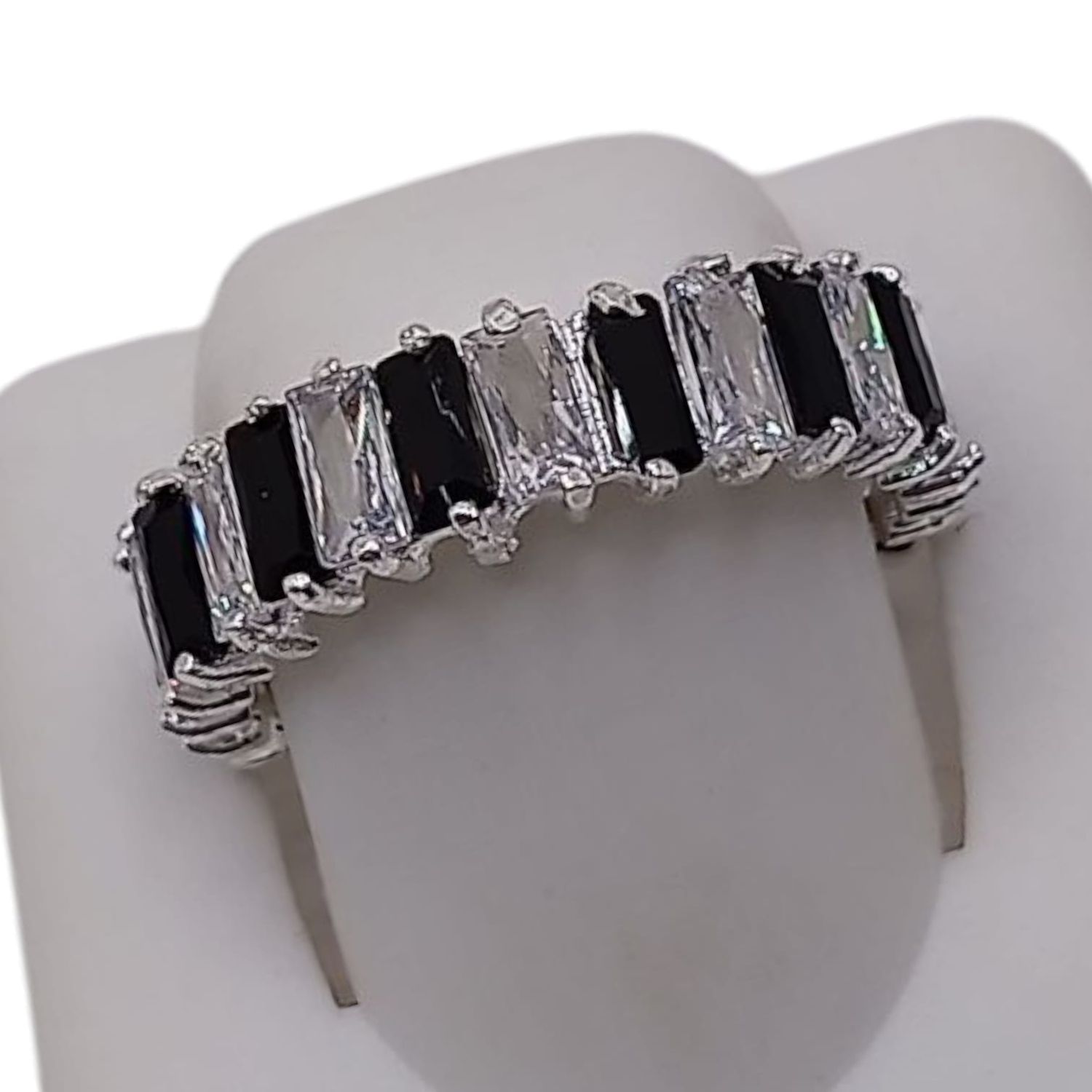 ARGOLLA CZ BAGUETT NEGRO Y BLANCO   PLATA .925