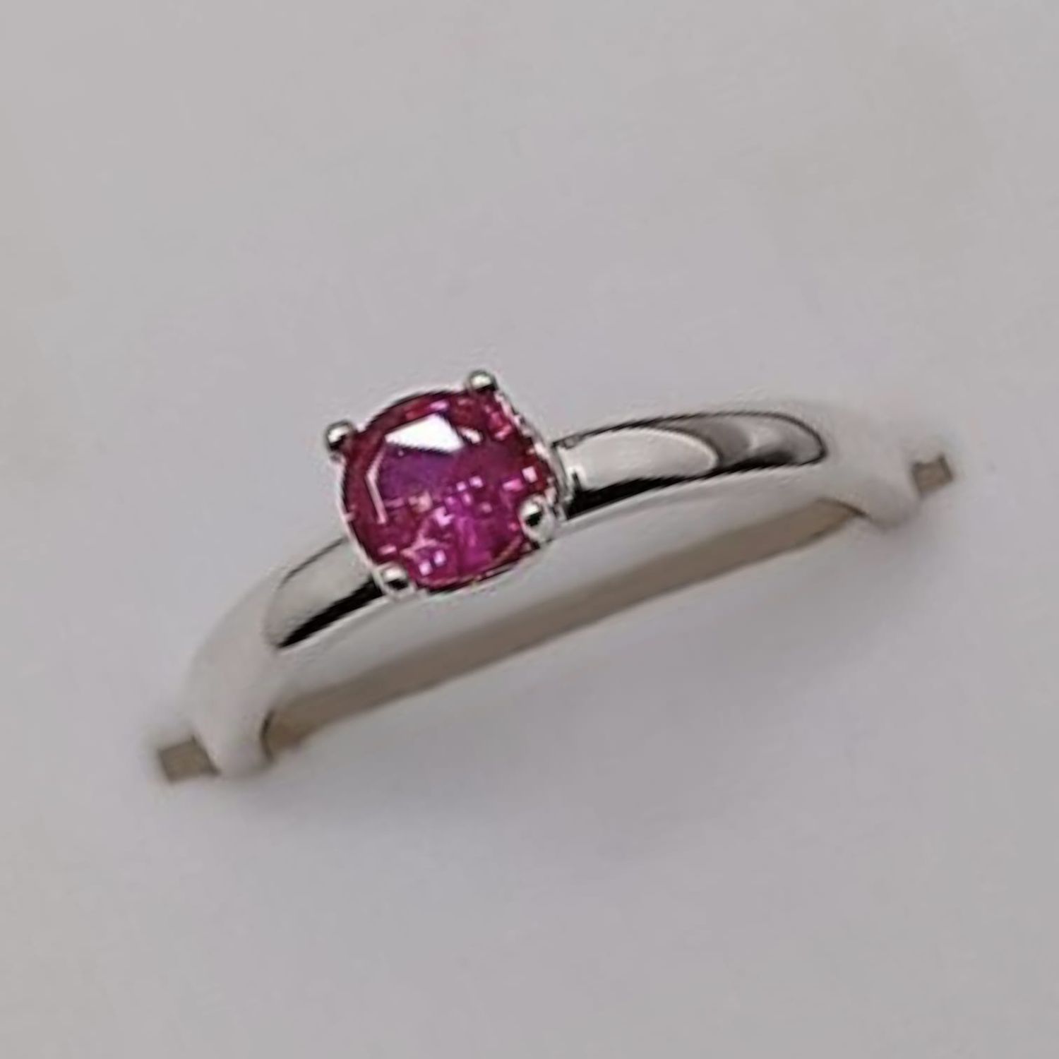 ANILLO NIÑA CZ ROJA PLATA .925