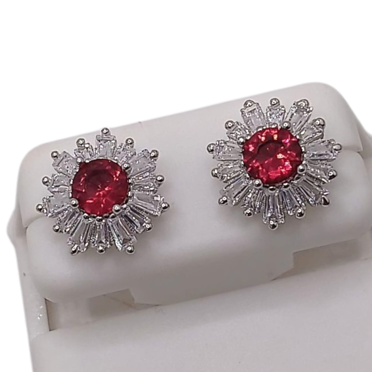 ARETE CZ ROJA Y BAGUET BROCHE MARIPOSA, PLATA .925