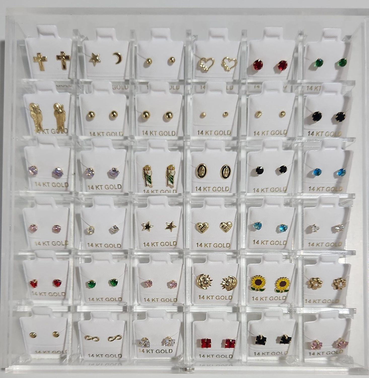 10% descuento, 36 Pares Broquel Oro 14K, Incluye la charola acrílica. (CODIGO 10OFF )