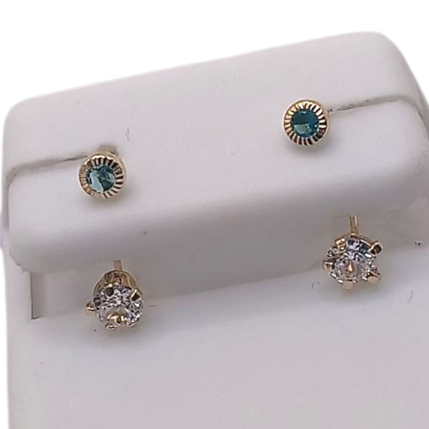 BROQUEL CURVO CZ AZUL Y BCA, ORO 14K