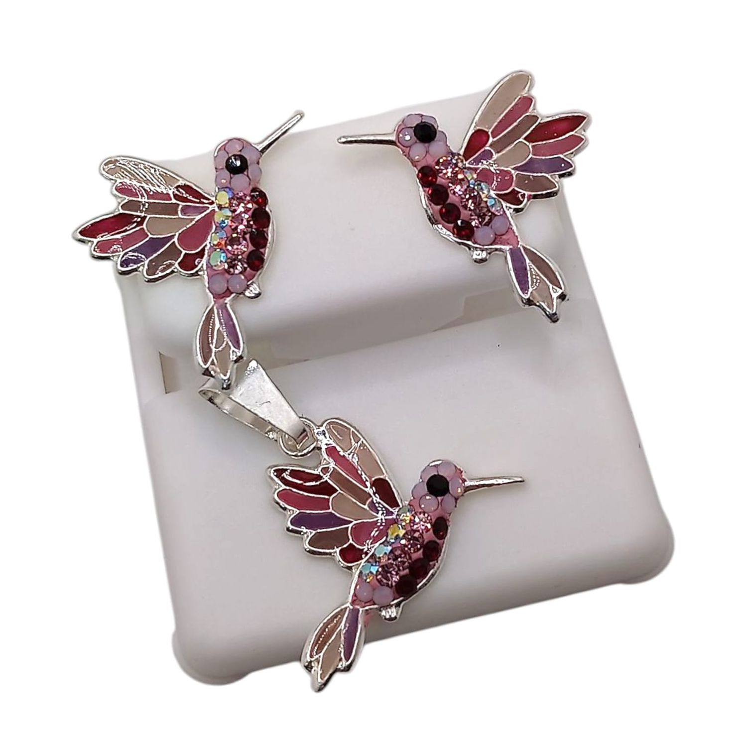 JUEGO DIJE Y ARETES COLIBRI MULTI COLOR, BROCHE MARIPOSA, PLATA .925