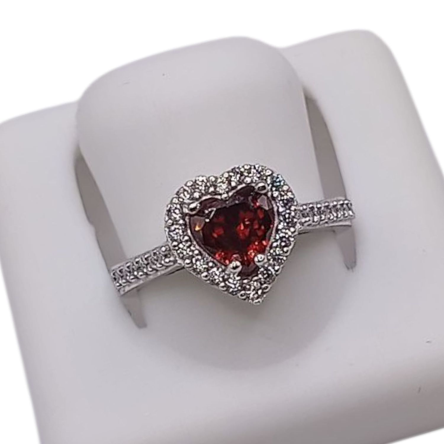 ANILLO CORAZON CZ ROJA Y BCA # 5, PLATA .925