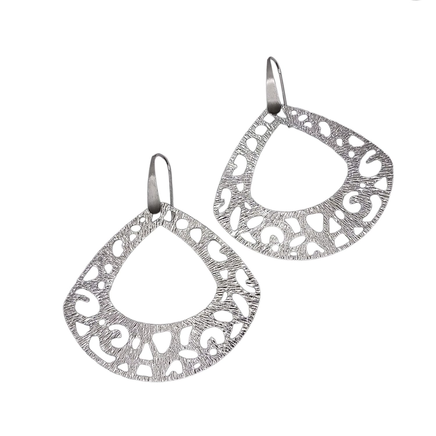 ARETE FANCY CALADO 6 CM LARGO TOTAL, PLATA .925
