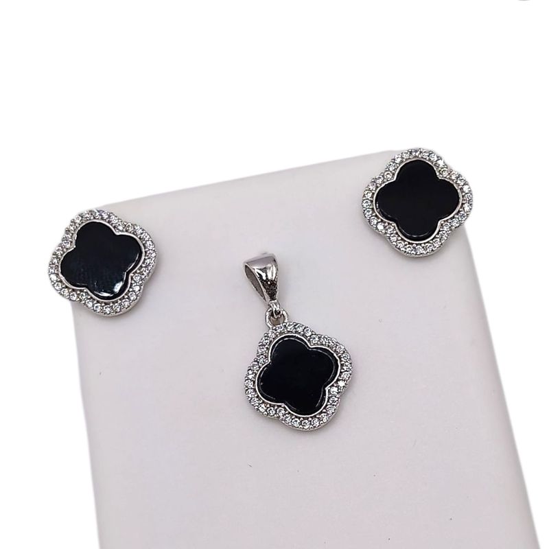 JUEGO  DE ARETE TREBOL NEG Y DIJE, BROCHE MARIPOSA, PLATA .925