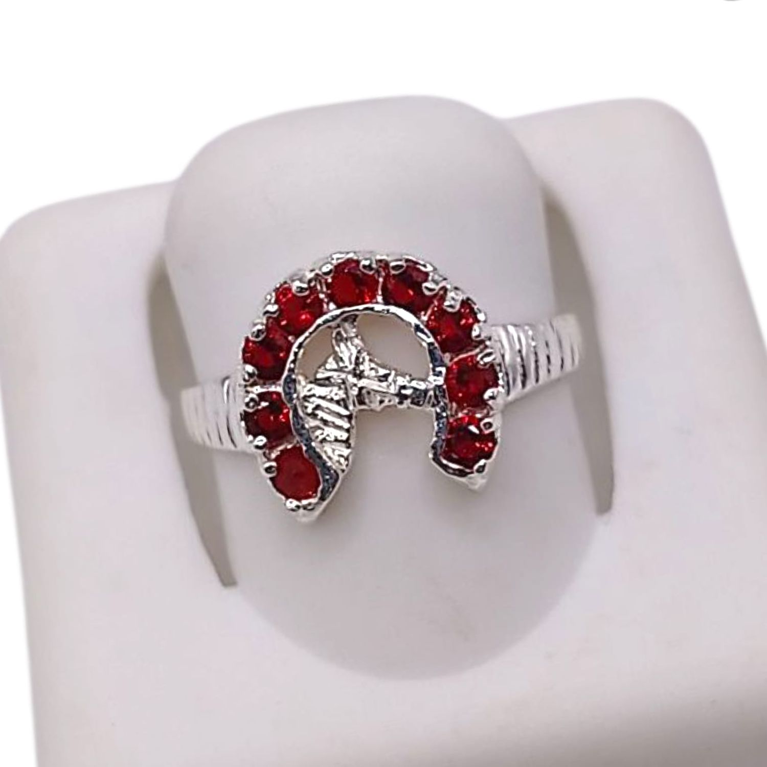 ANILLO HERRADURA CON CABALLO  CZ ROJA # 6, PLATA .925