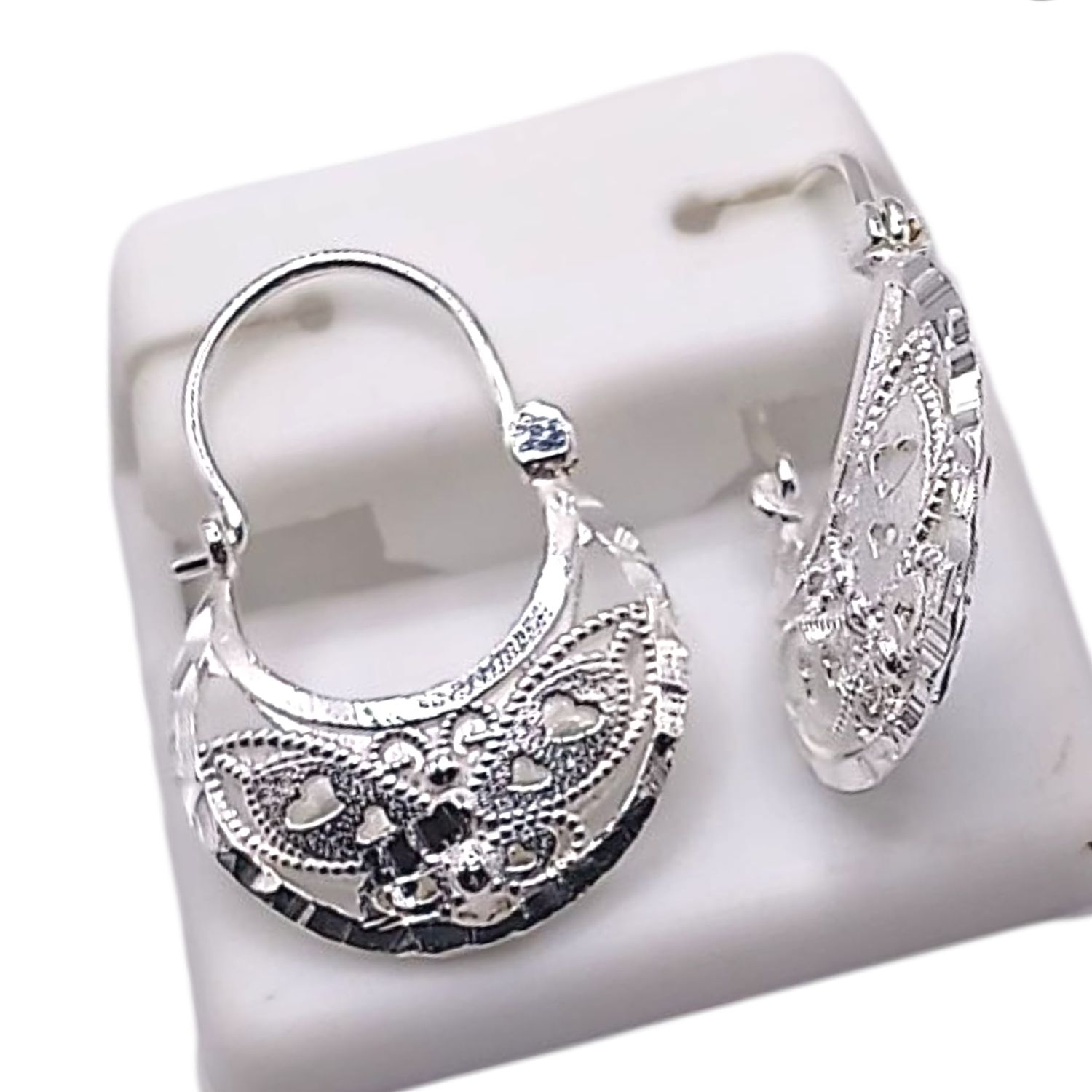 ARRACADA CANASTA CON MARIPOSA 3 CM, PLATA .925