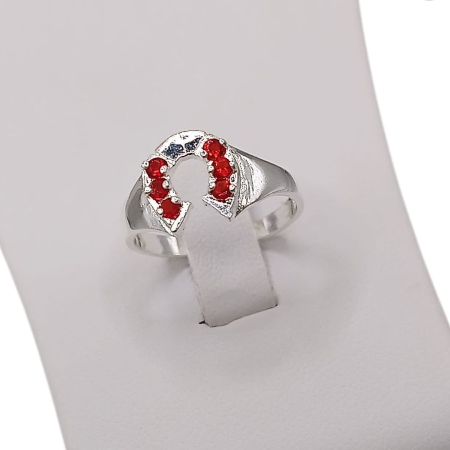 ANILLO HERRADURA DE LA SUERTE CZ ROJA  # 6 PLATA .925