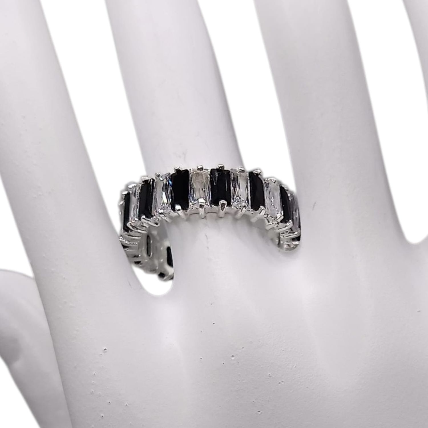 ARGOLLA CZ BAGUETT NEGRO Y BLANCO   PLATA .925