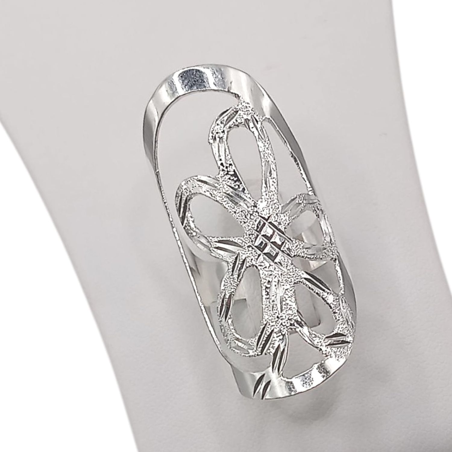 ANILLO FLOR DIAMANTADA Y CALADO # 6 PLATA .925
