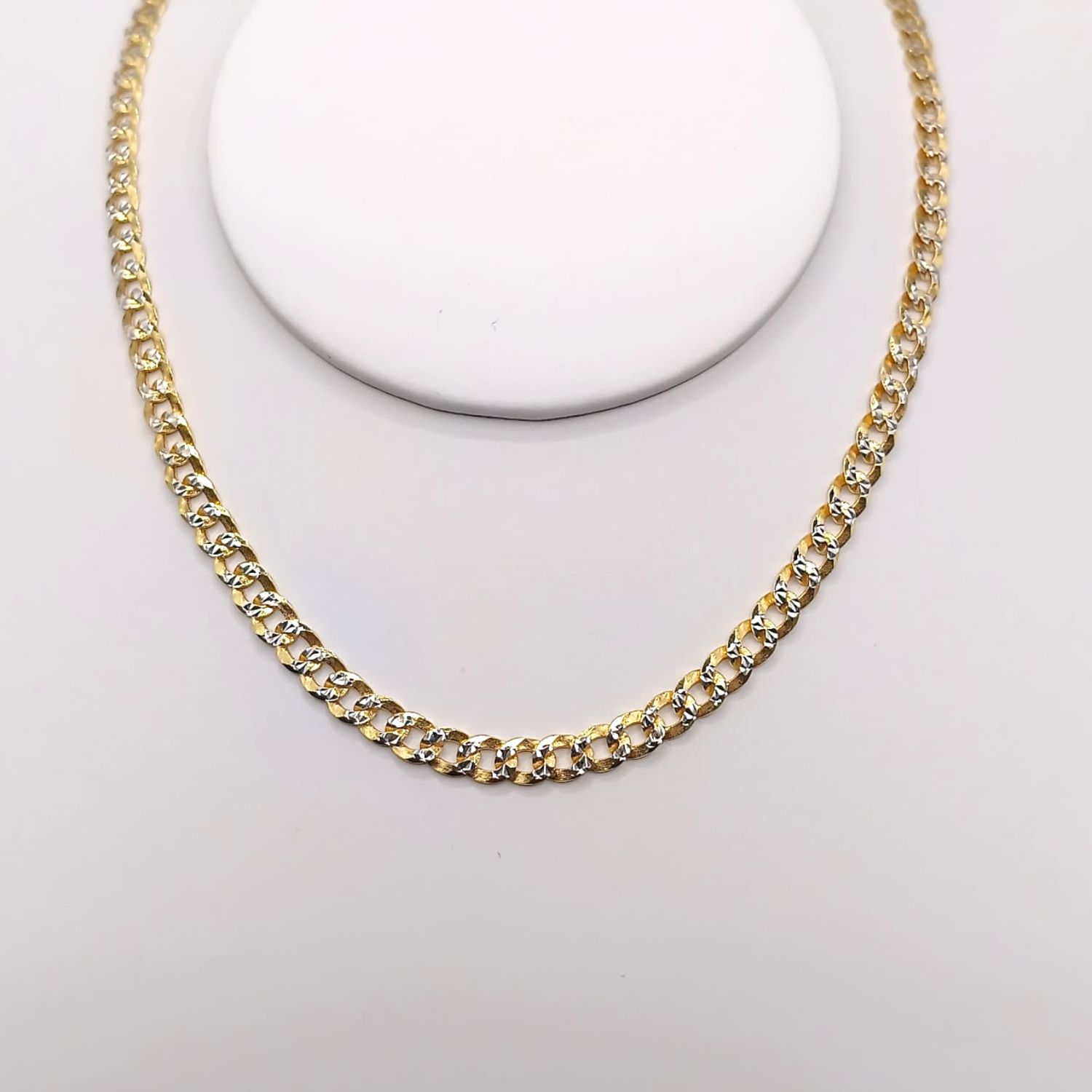 Cadena con chapa oro diamantada cubana largo 18&quot;, ancho 5mm.