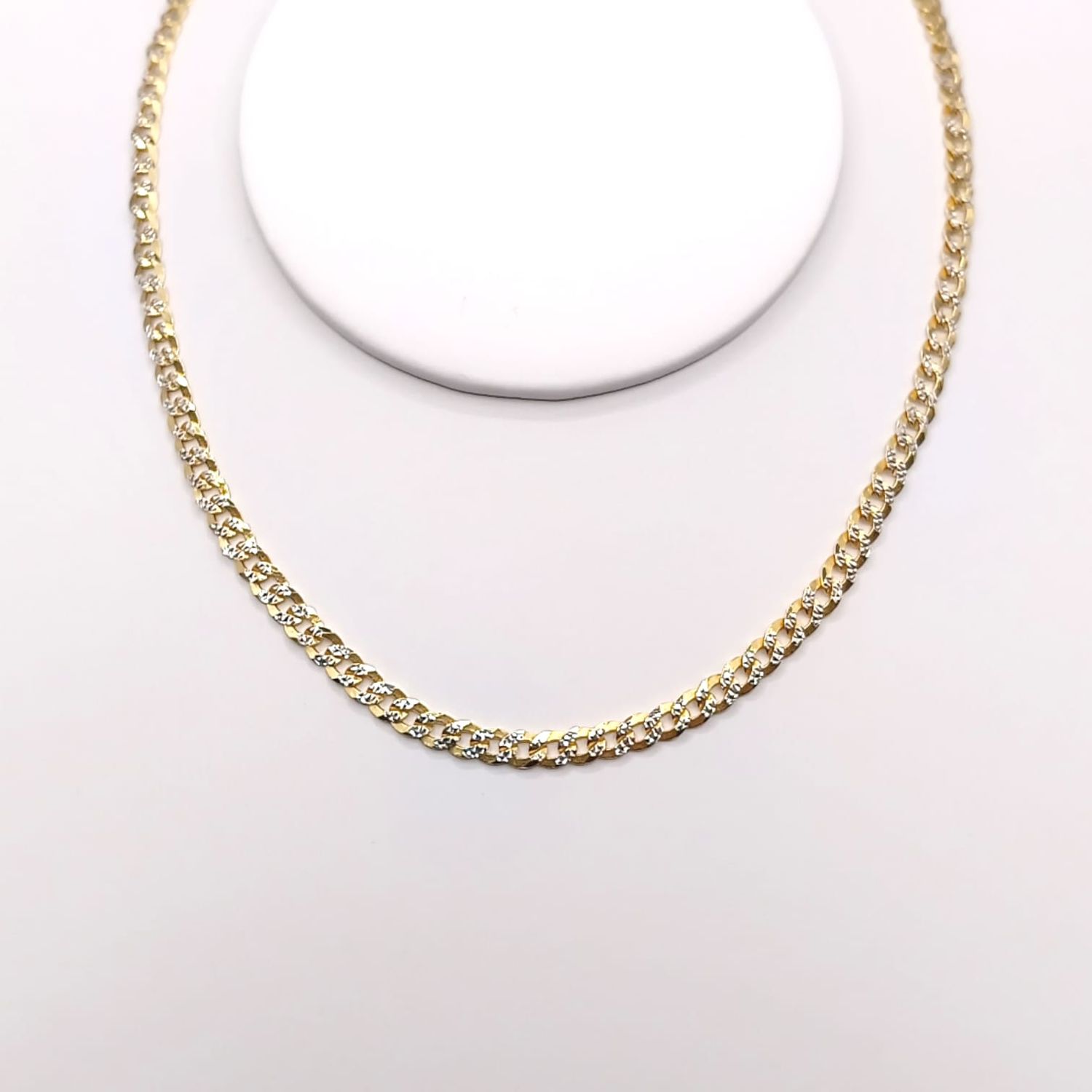 Cadena con chapa oro diamantada cubana largo 22&quot;, ancho 4mm.