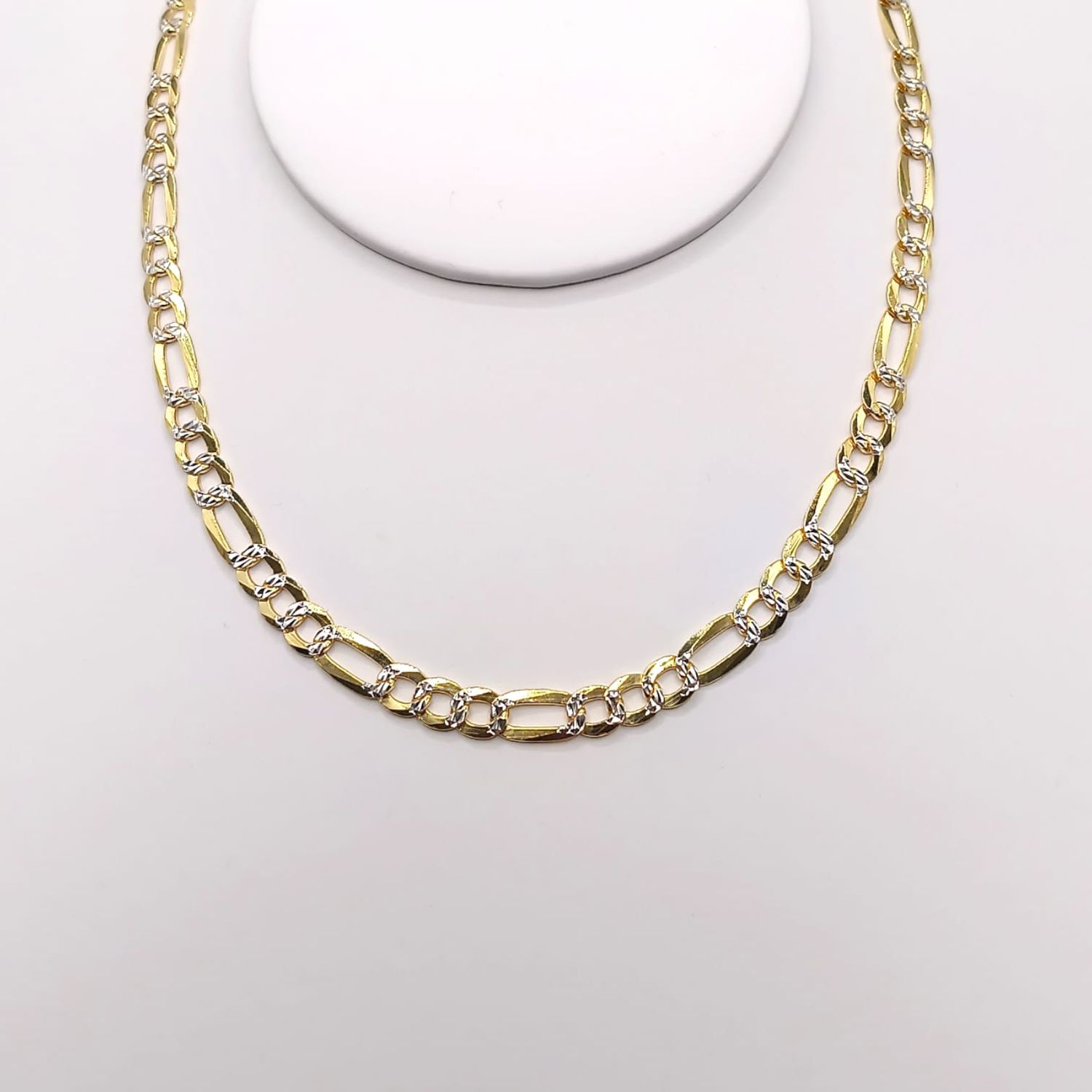 Cadena con chapa oro diamantada Fígaro largo 18&quot;, ancho 6mm.