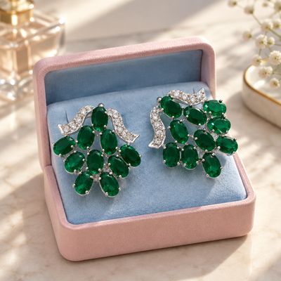 ARETE RACIMO DE CZ COLOR  ESMERALDA VERDE PLATA .925