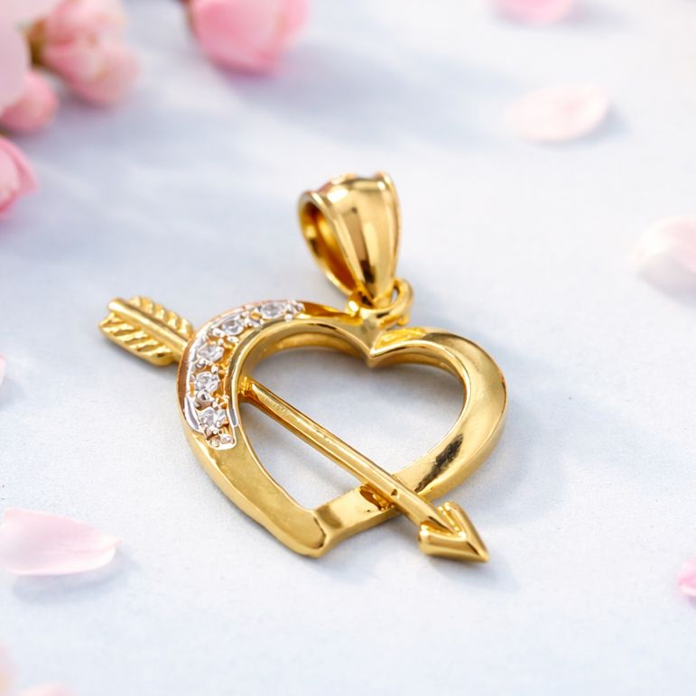 DIJE CORAZON CON FLECHA 2.5 CM LARGO TOTAL CON ASA, ORO 14K
