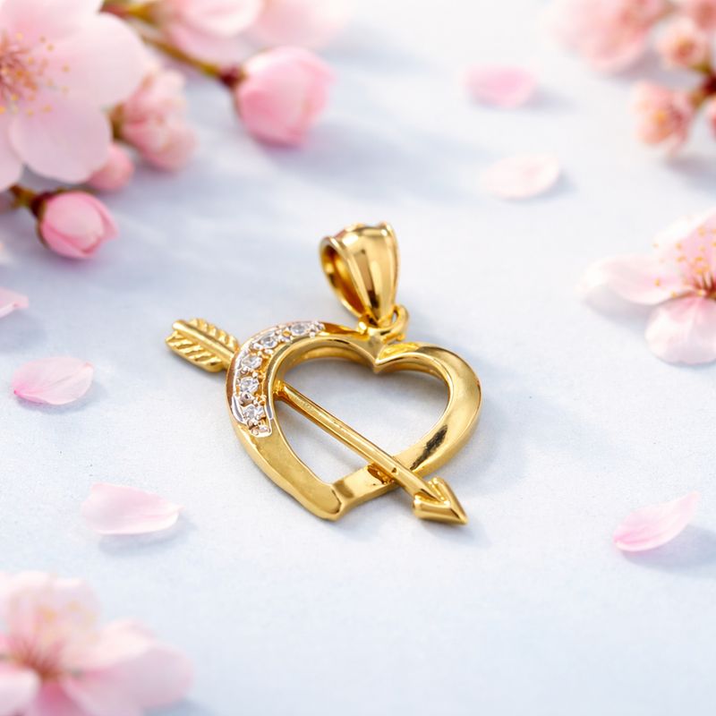 DIJE CORAZON CON FLECHA 2.5 CM LARGO TOTAL CON ASA, ORO 14K