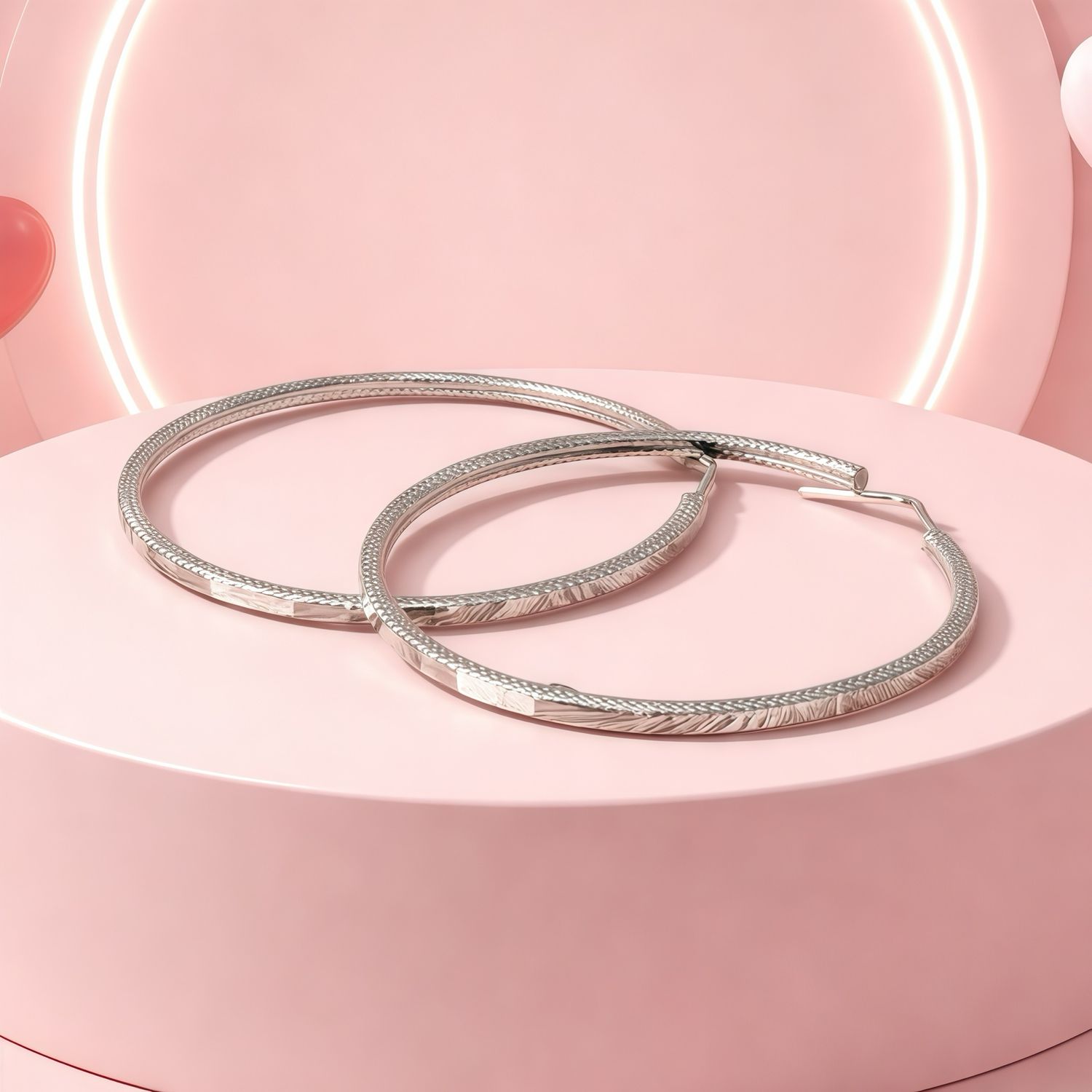 ARRACADA DIAMANTADA Y GRABADA 5 CM, PLATA .925