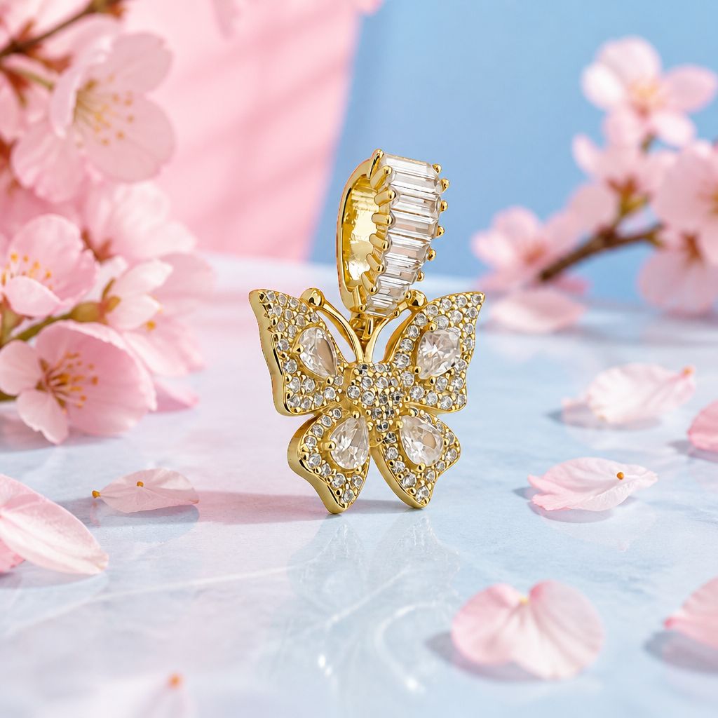Dije Mariposa Micropabe con chapa de Oro en Plata 925 Italiana, mide 3 cm, ideal para cadenas de 5 mm a 3mm