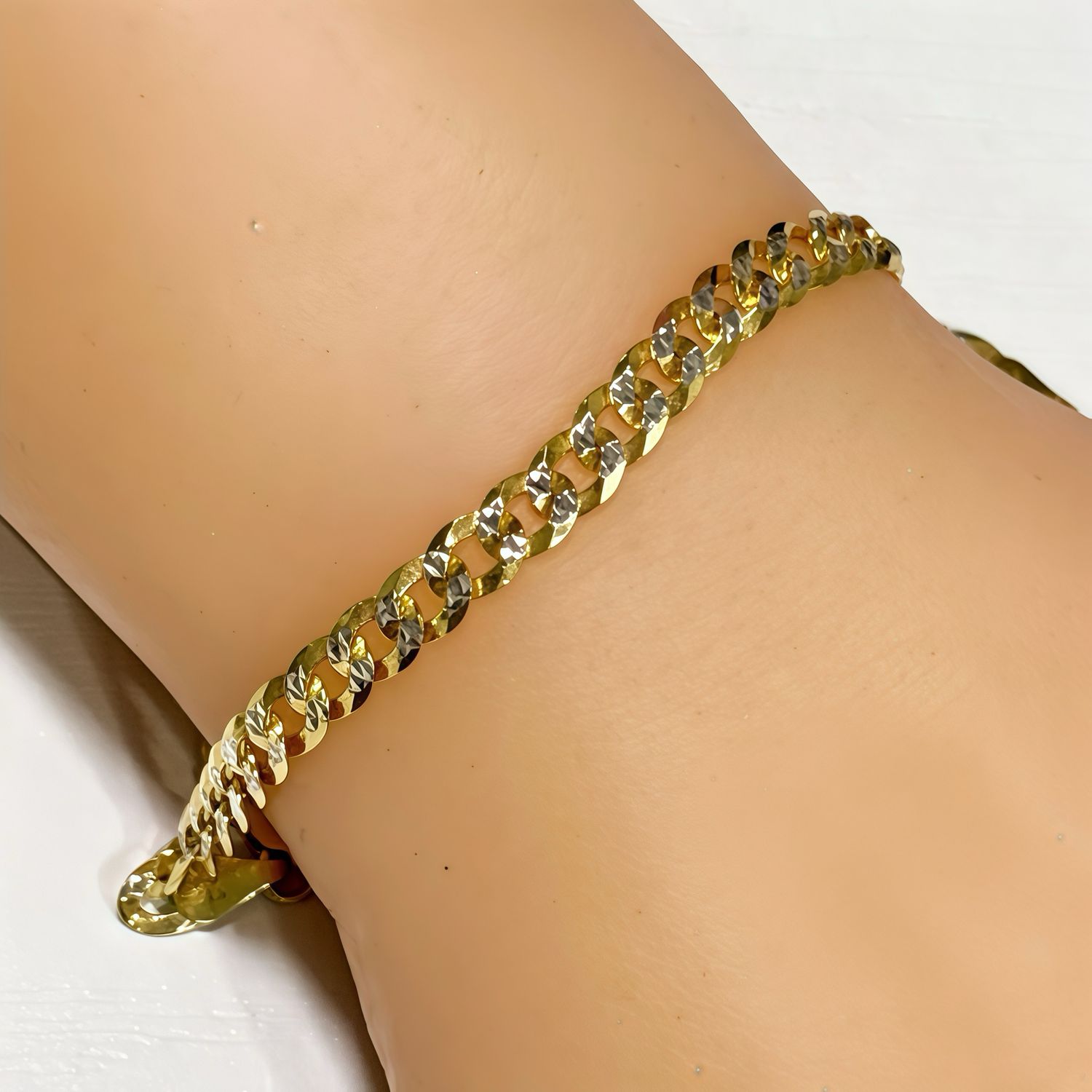 Cuban Iamantada Bracelet in a single color measuring 8" long x 5MM wide with Gold Plating on Italian 925 Silver.