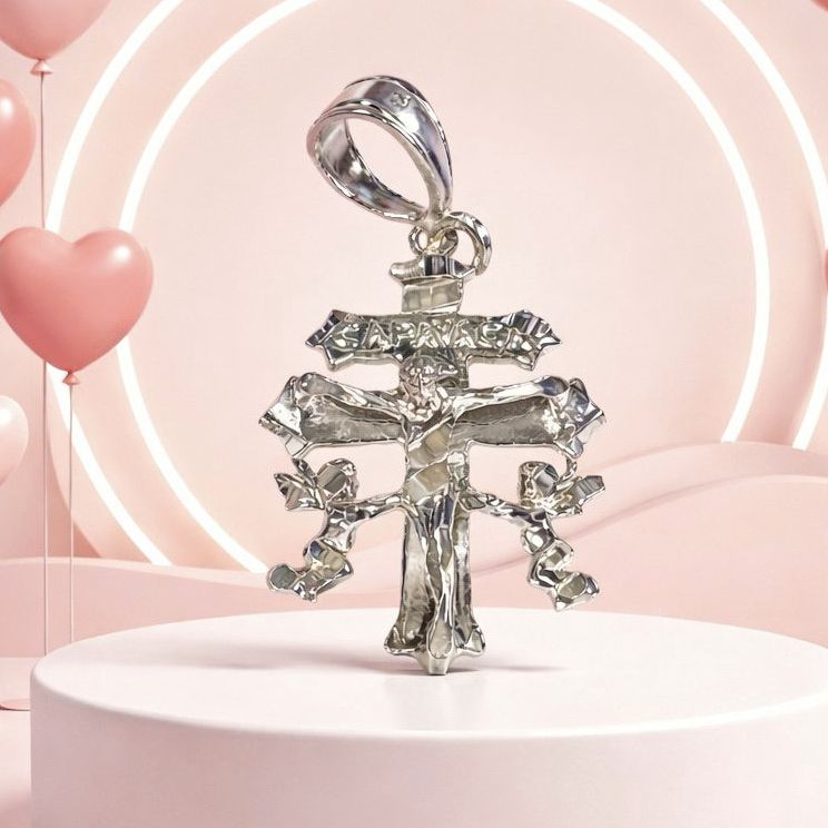 Die Cruz de Caravaca, Diamond-cut measures 4cm, ideal for chains of 8mm or less, in Mexican 925 Silver.