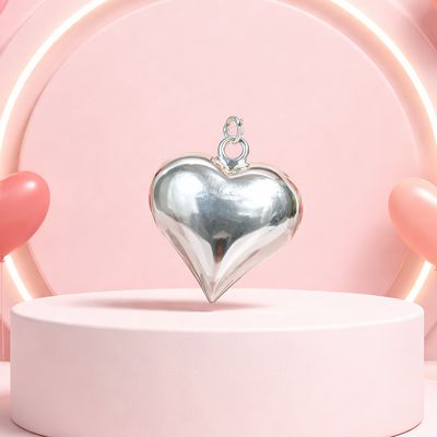 Dije Corazon Bombacho en 3D, mide 4.5cm, ideal para cadenas de 3mm o menos. en Plata 925 Mexicana.