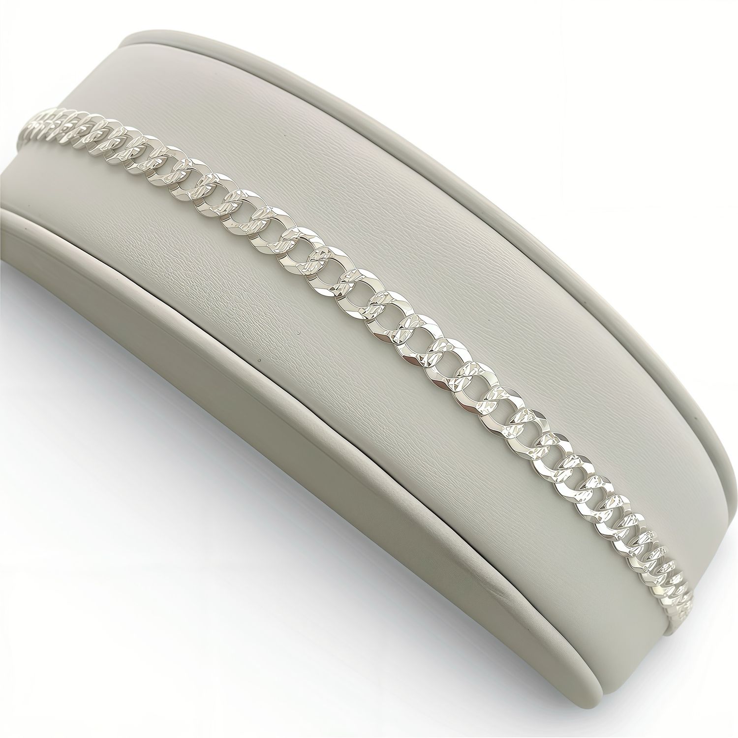 Pulsera estilo Cubana Diamantada 6MM de ancho, mide 8' de largo, en Plata 925 Italiana.