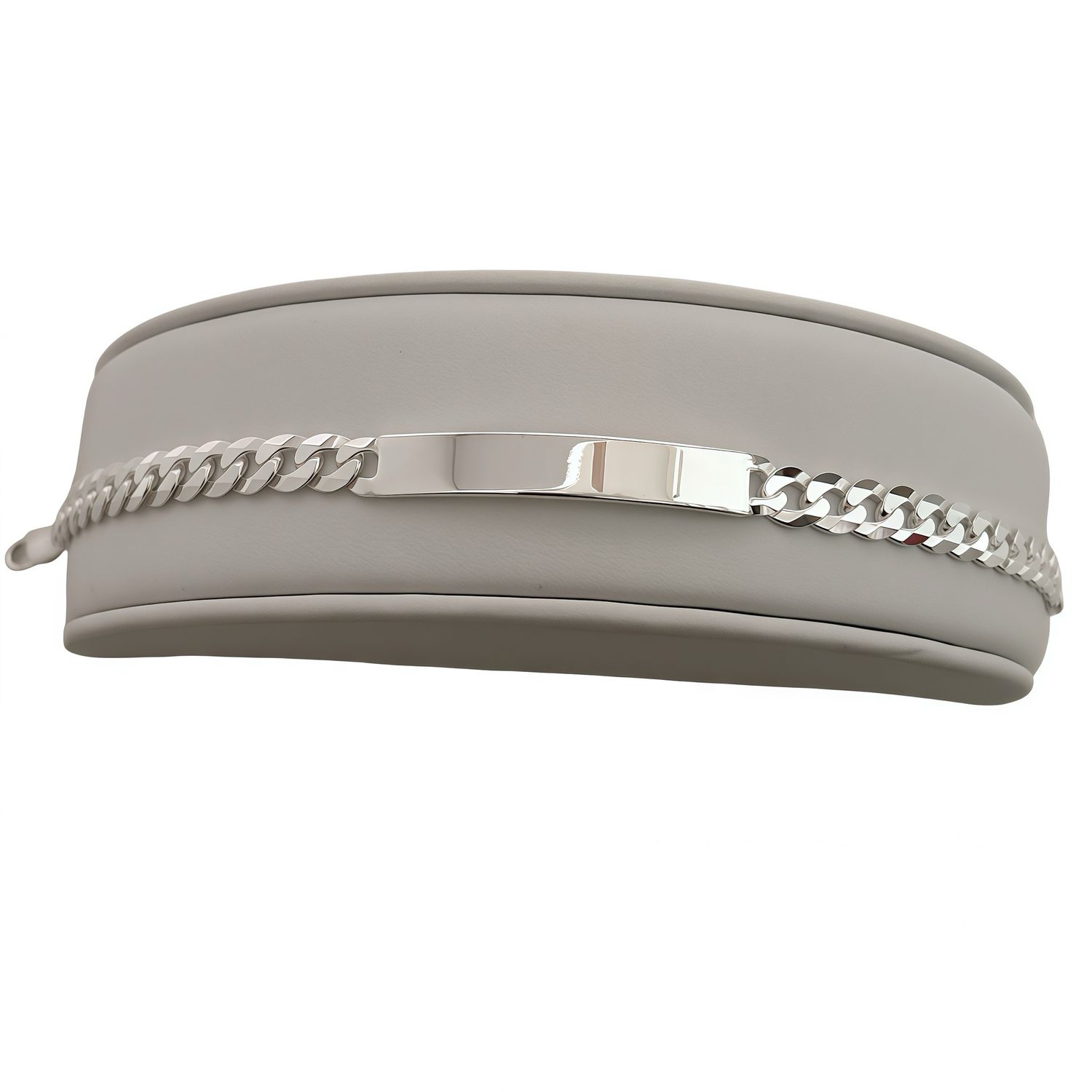 Pulsera con Plata estilo Cubano 7Mm de ancho y mide 7" de largo en plata 925 Italiana.