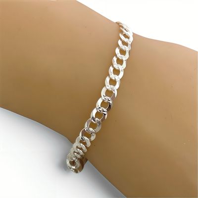 Pulsera estilo Cubano Diamamntado, Mide 5MM de ancho, y 7" de largo en Plata 925 Italiana.