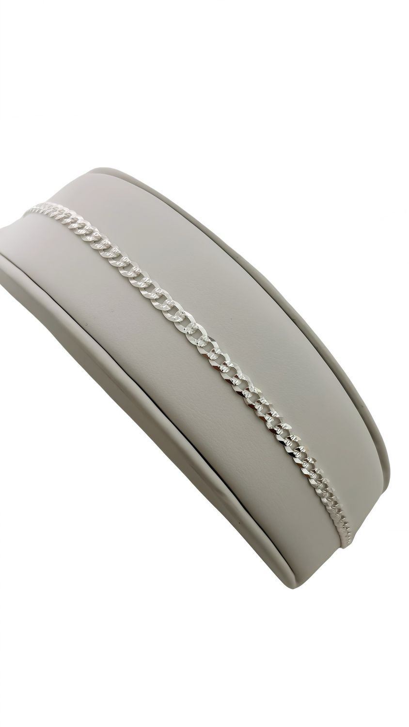 Pulsera estilo Cubana Diamantada, mide 4Mm de ancho 8" de largo, en plata 925 Italiana.