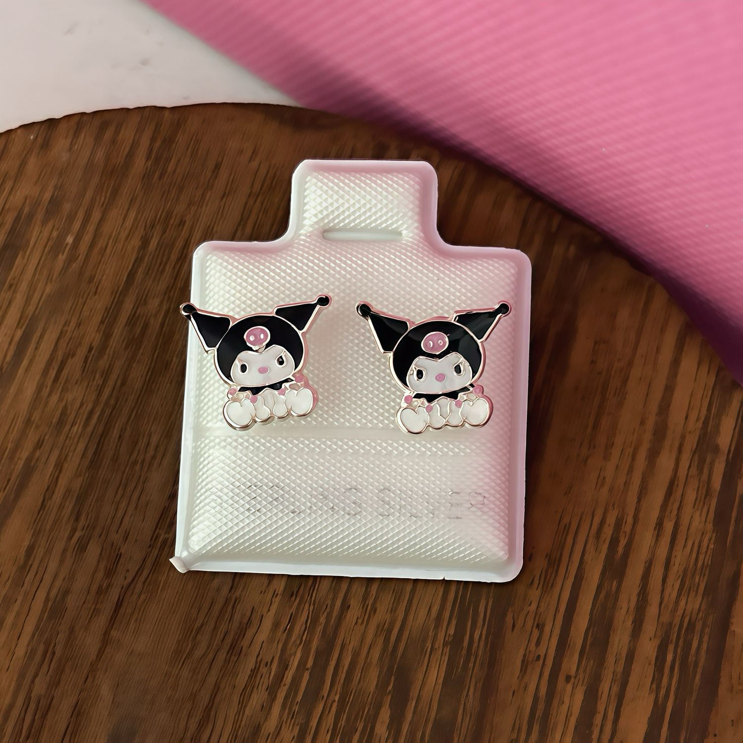 Broquel Gatita con Gorrito esmaltada en plata 925 MX