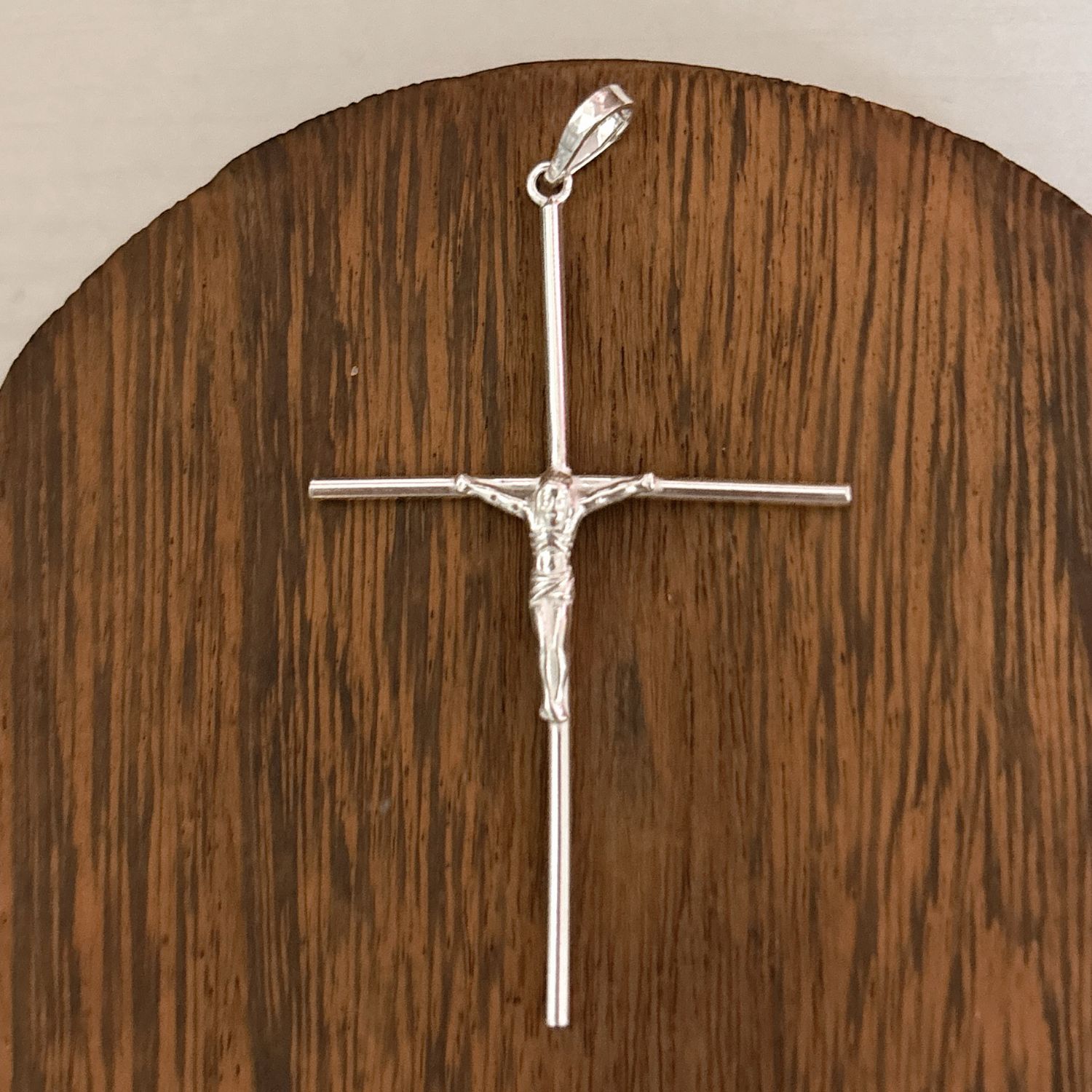 Dije Cruz con cristo mide 5.5CM, plata Italiana 925.