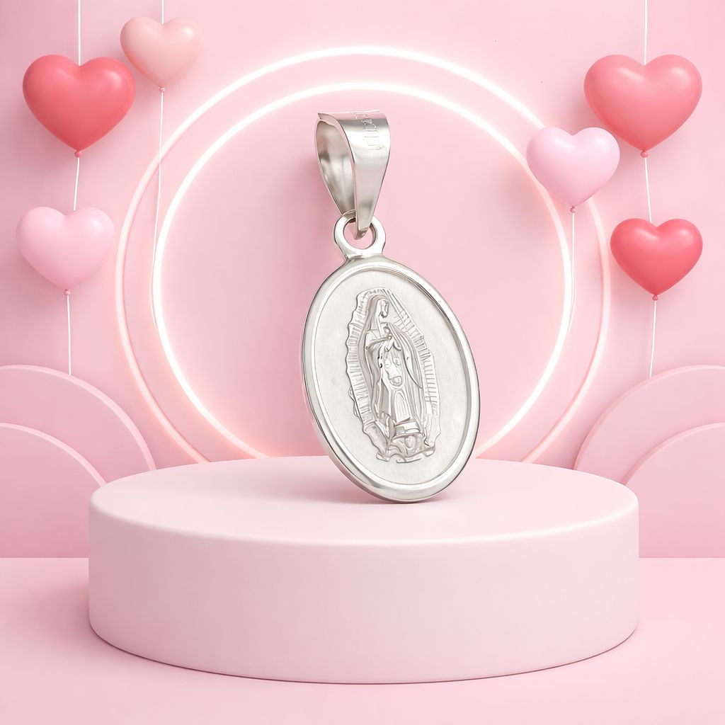 Dije Medalla Virgen de Guadalupe ovalada, mide 2CM, plata Mexicana 925