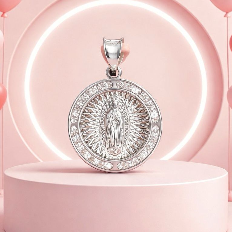 Dije Medalla Virgen de Guadalupe Diamantada, mide3cm, Plata Mexicana 925